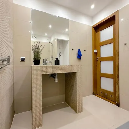 Array - 5 Minutes To Molo & Seaside Sopot