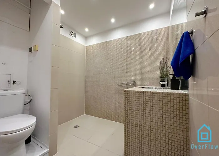 Array - 5 Minutes To Molo & Seaside *